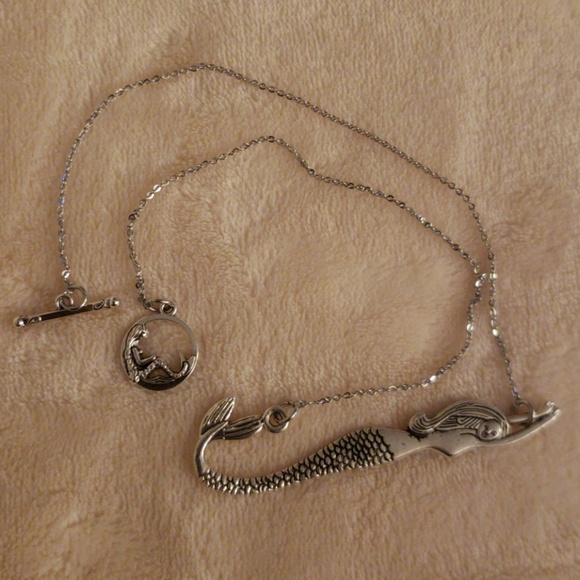SOLD OUT Mermaid Necklace - Picture 7 of 7